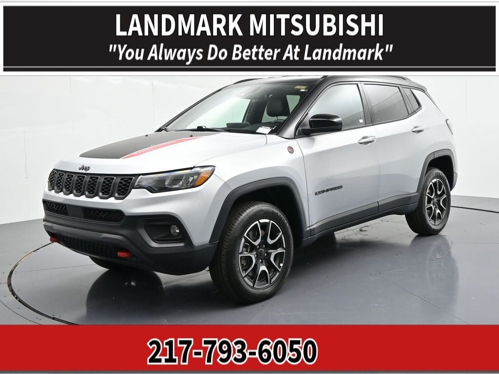 2025 Jeep Compass Trailhawk 4x4 in Silver — front three-quarter view