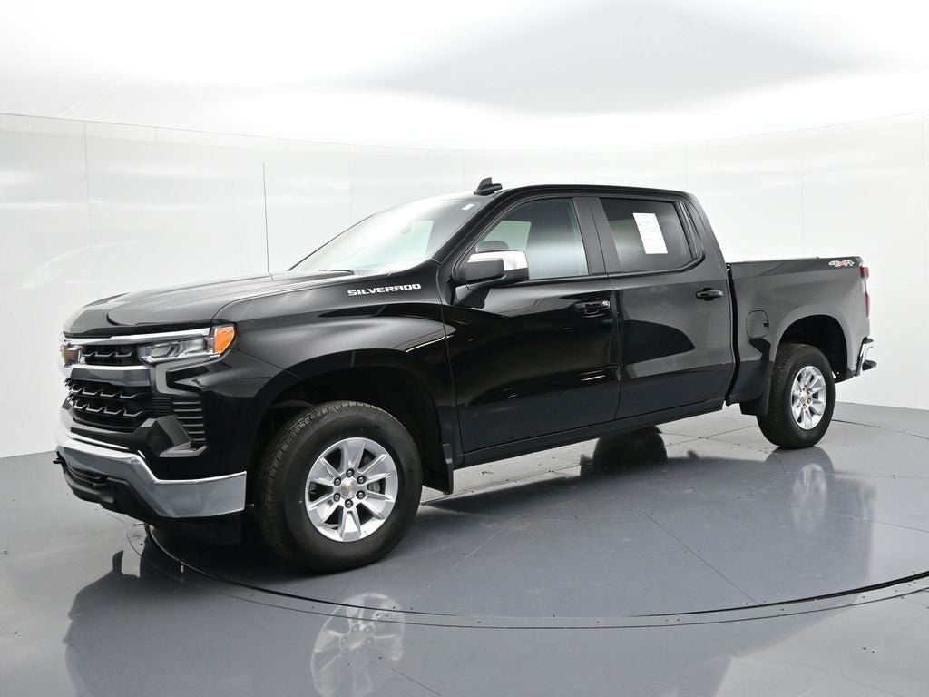 2025 Chevrolet Silverado 1500 4WD Crew Cab 147" LT w/1LT in Black — front three-quarter view