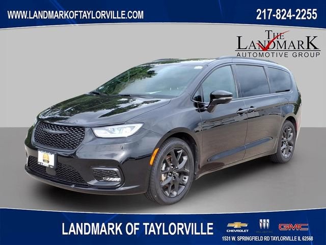 2025 Chrysler Pacifica Limited in Other — front three-quarter view